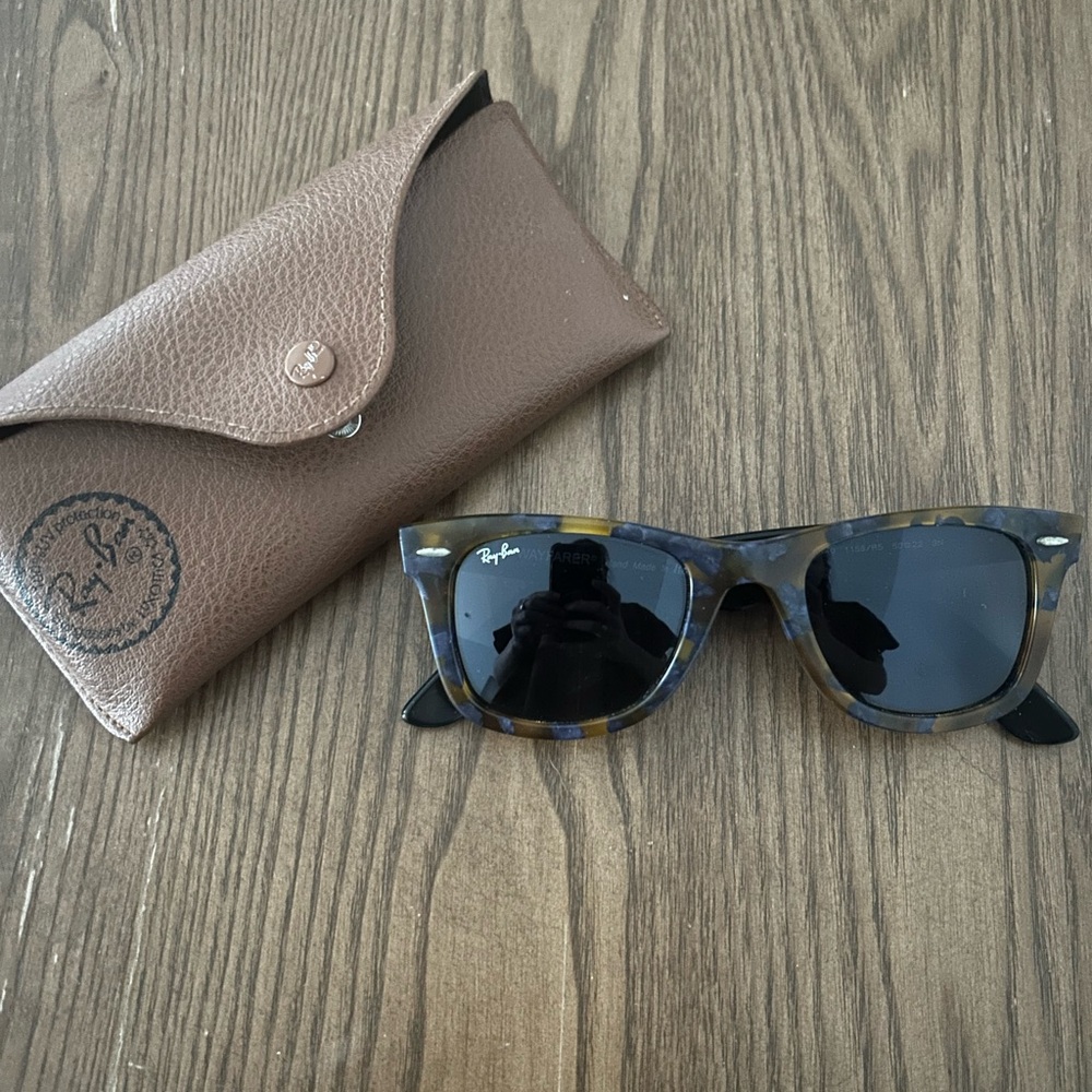 Ray-Ban Classic Tortoise Sunglasses with Case